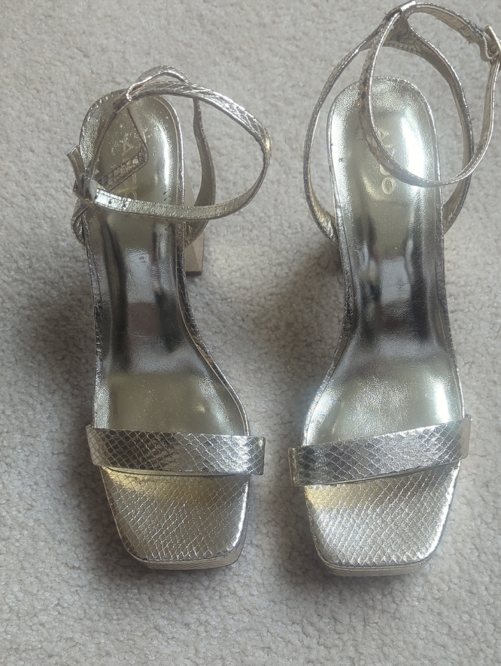 Cute Gold Patterned Size 11 Platforms